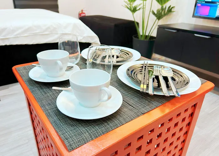 Shore 2 Residences - Takya's Staycation Aparthotel Manila