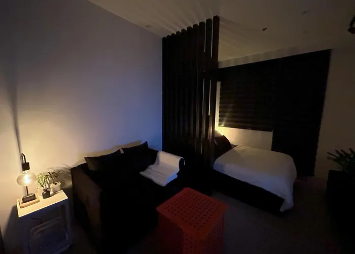 Shore 2 Residences - Takya's Staycation Aparthotel Manila