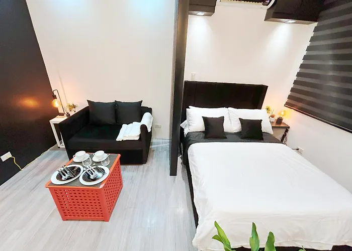 Shore 2 Residences - Takya's Staycation Aparthotel