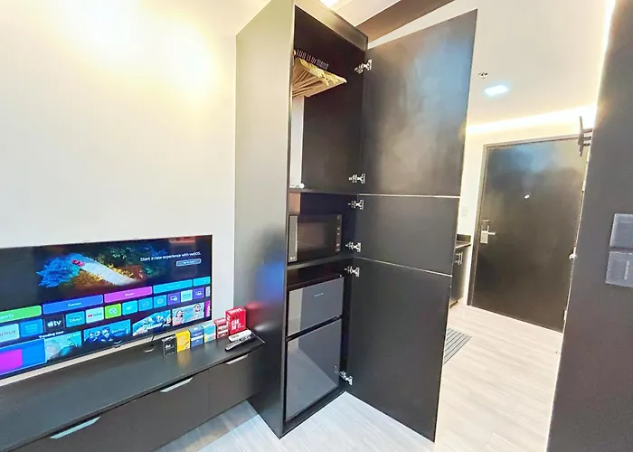Shore 2 Residences - Takya's Staycation Aparthotel